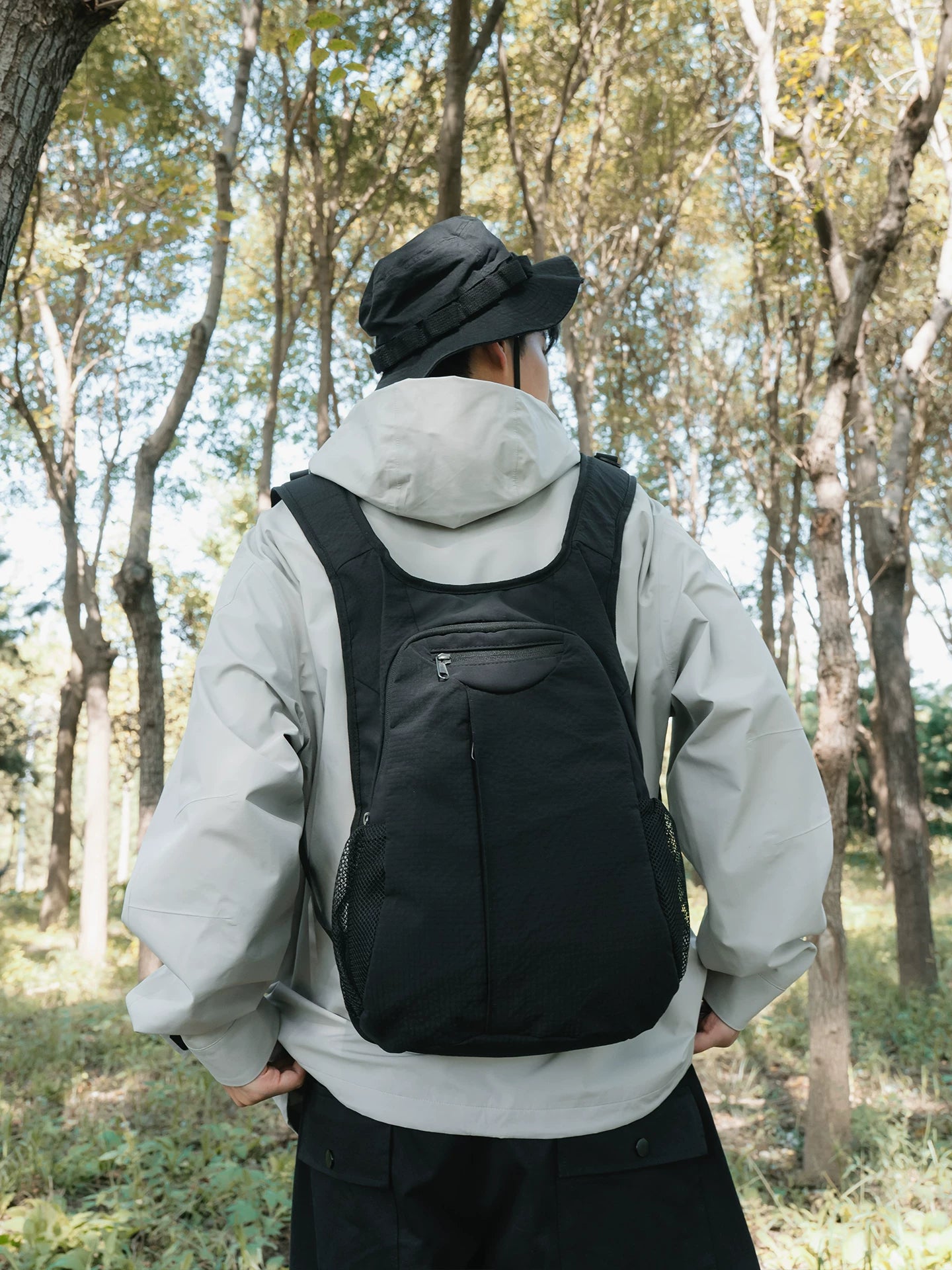 Ultra-Lightweight Cycling & Sports Daypack Rugged "Tooling" Style Outdoor Backpack Large Capacity Hiking & Mountaineering Bag Versatile Schoolbag for College & Adventure