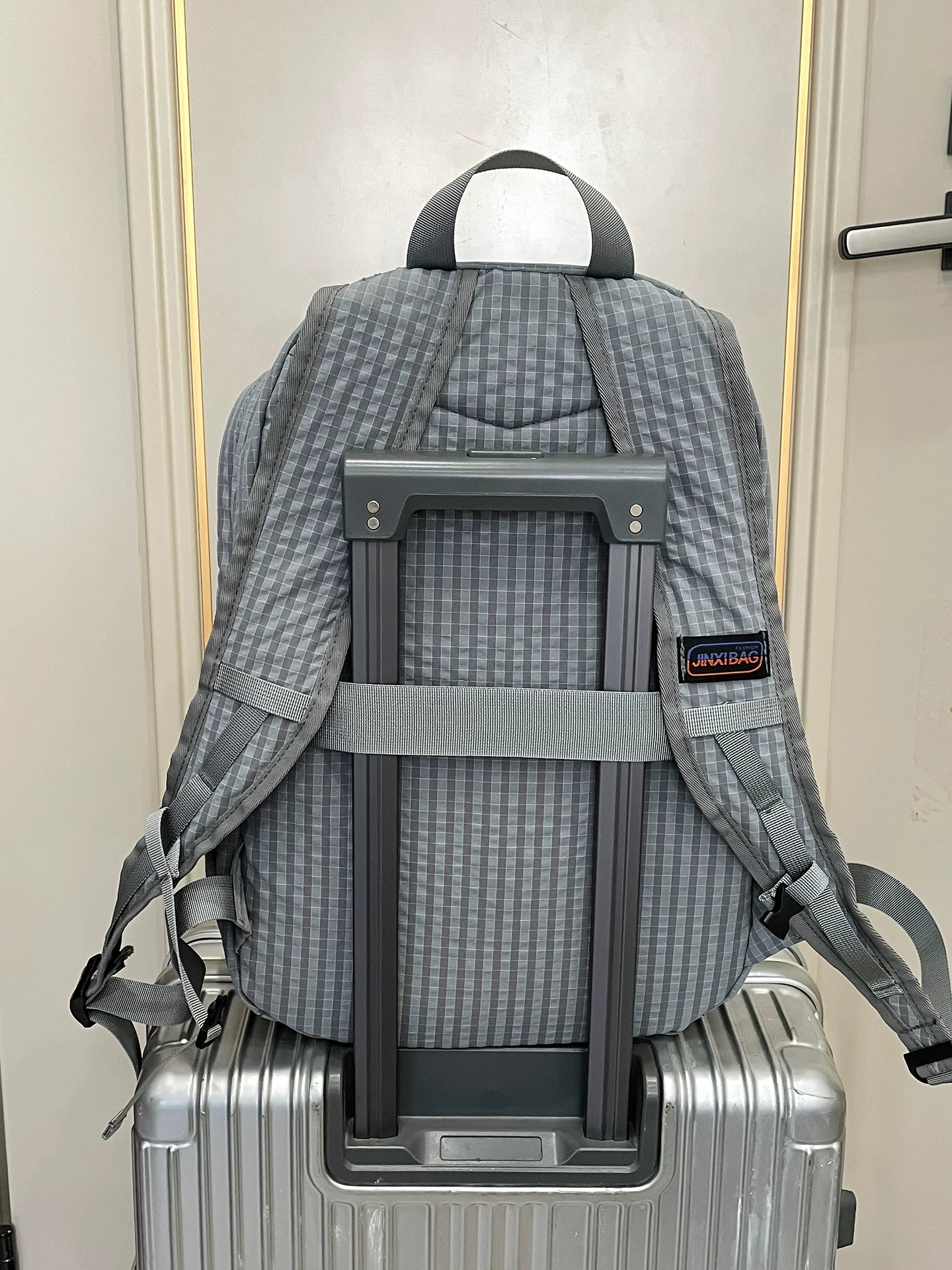 Retro Plaid Large Capacity Backpack Classic Checked Canvas Laptop Bag Vintage Commuter Travel Rucksack for Women Aesthetic College Schoolbag for Weekend Trips